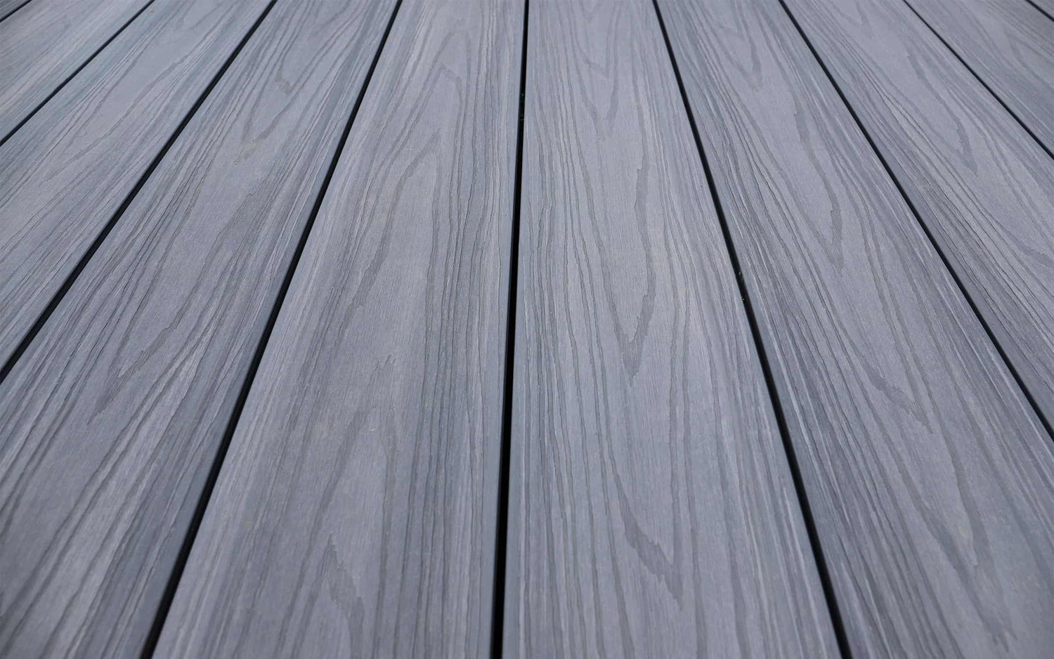 contrasting composite decking colours