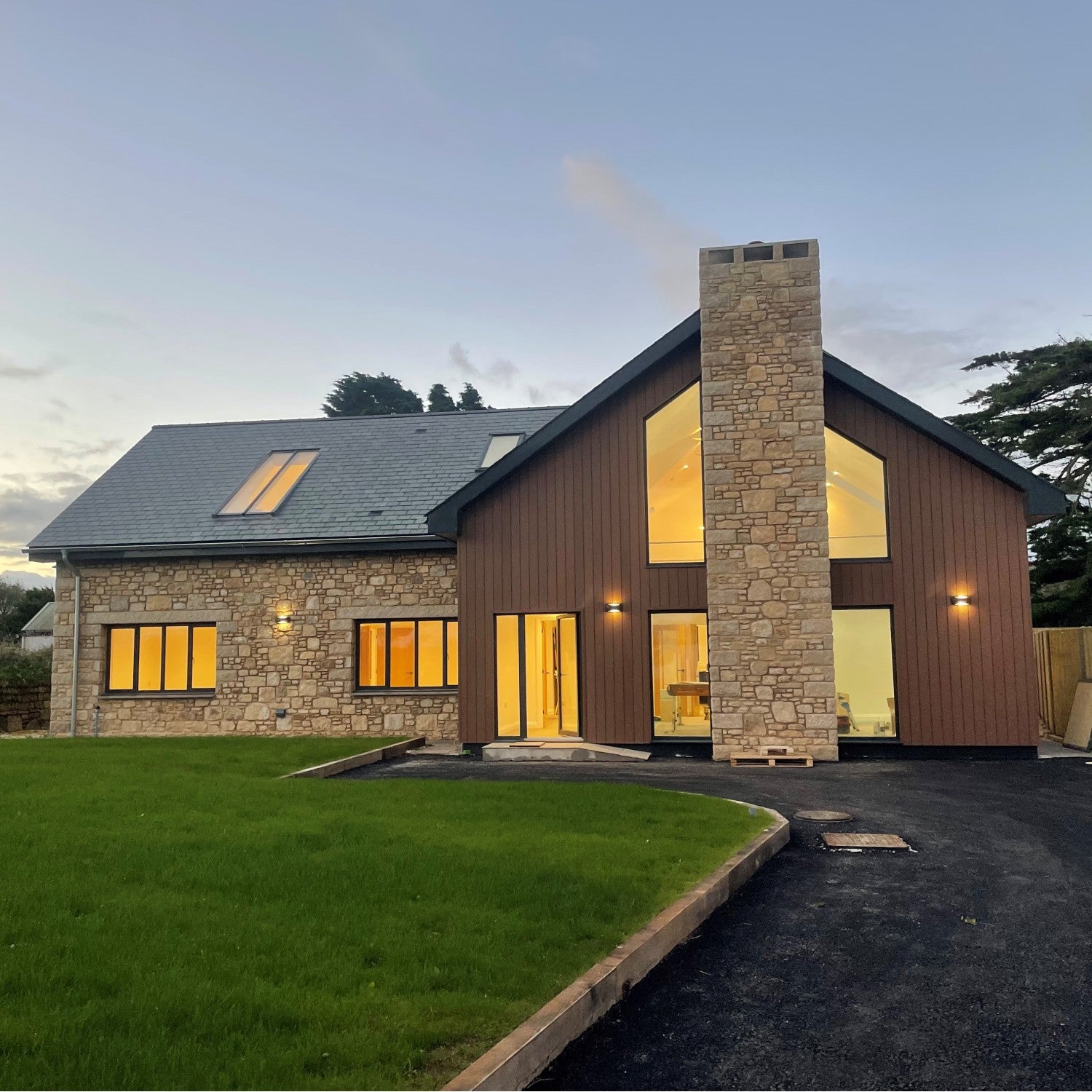 NeoTimber Deluxe Woodgrain Teak Composite Cladding – Residential Installation
