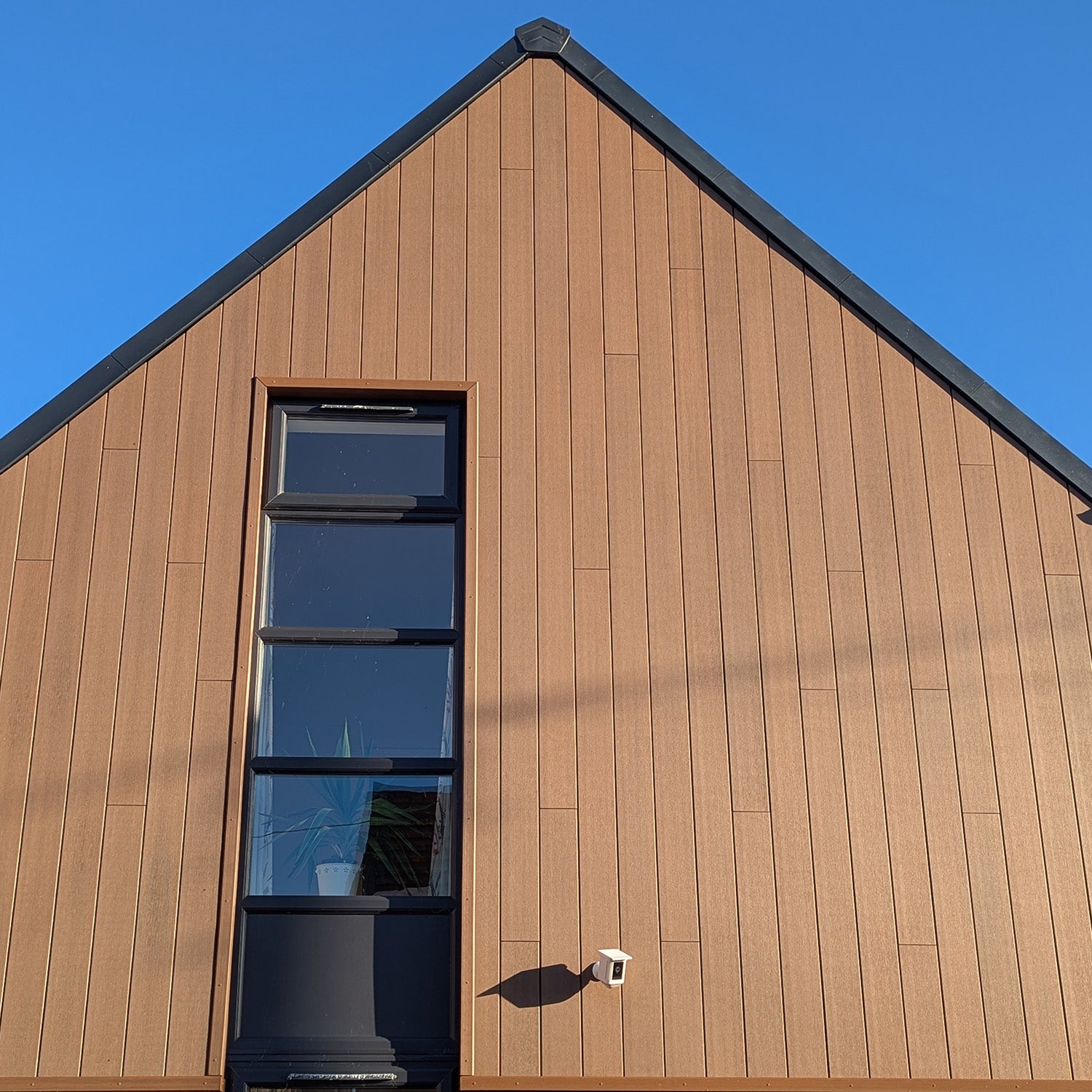 NeoTimber Deluxe Brushed Composite Cladding – Dual-Tone Finish