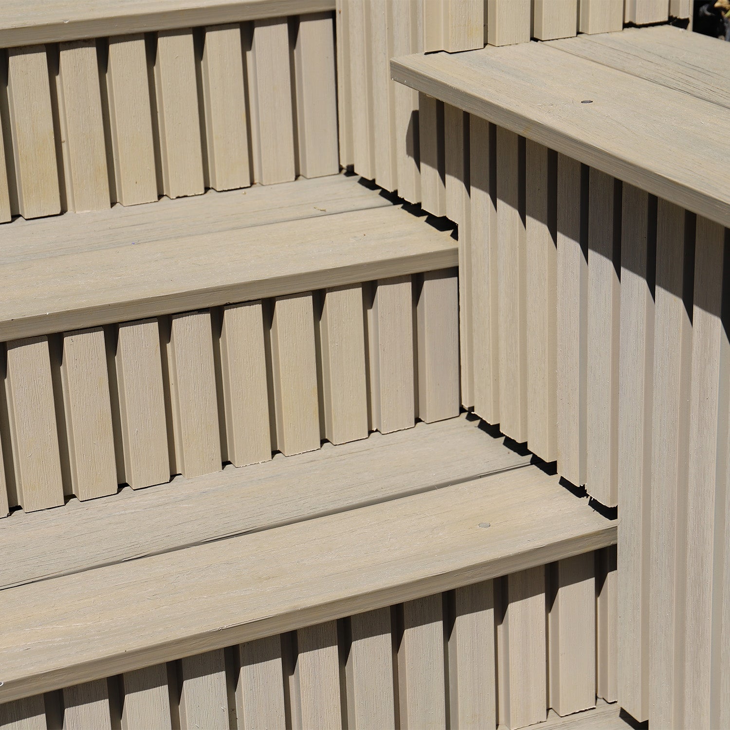 composite deck with steps