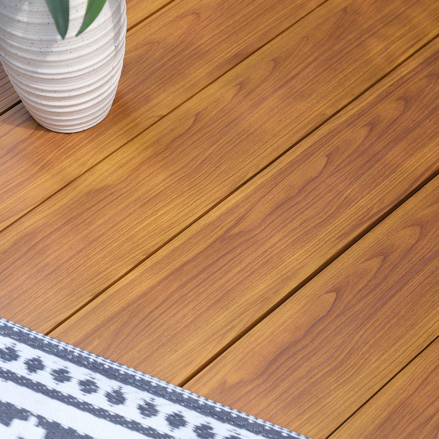 woodgrain effect aluminium deck board