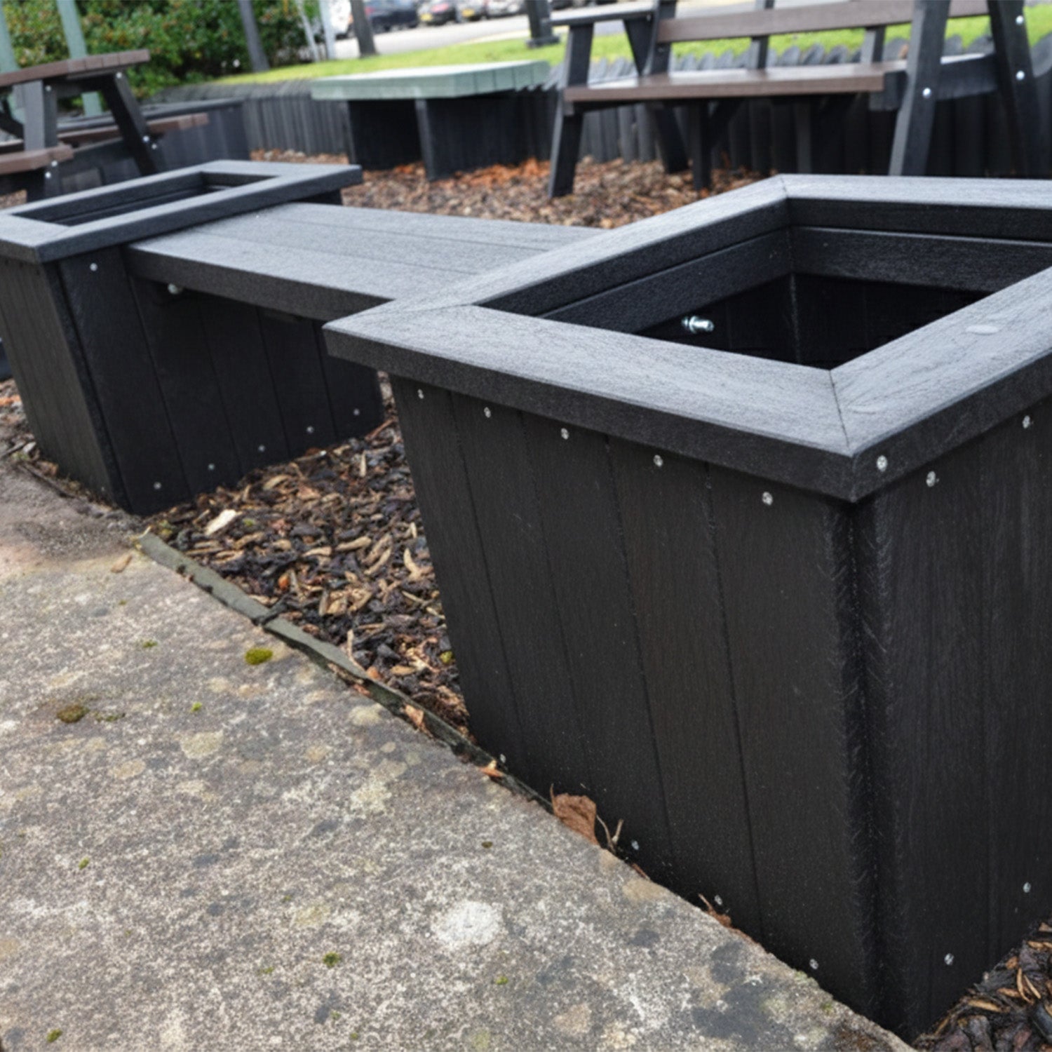 Recycled Plastic Planter Bench – Low-Maintenance Design