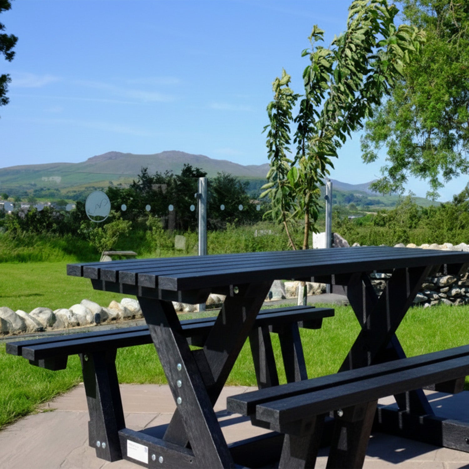 Recycled Plastic Walkthrough Picnic Table – Easy Access Design