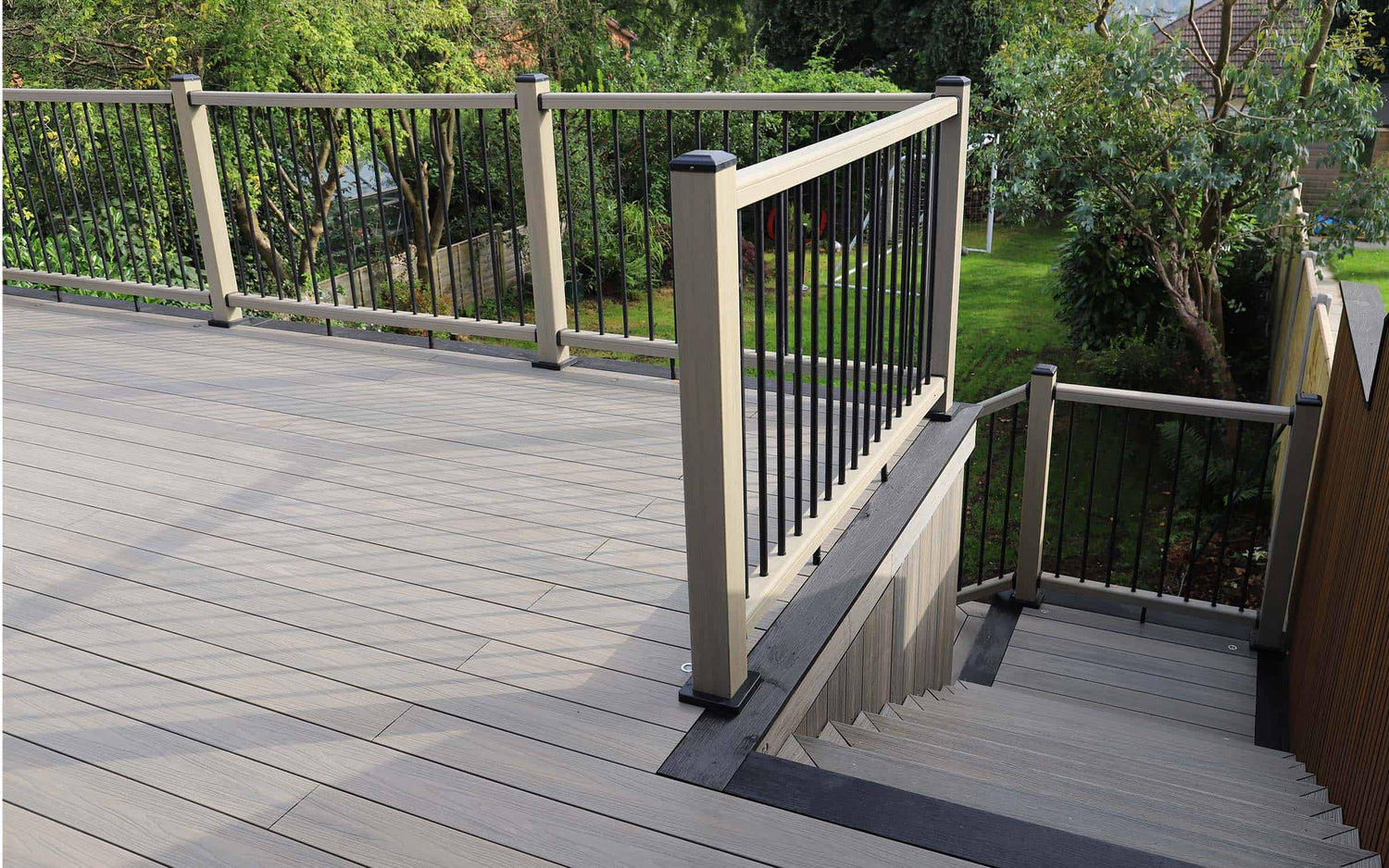 composite balustrade for raised garden