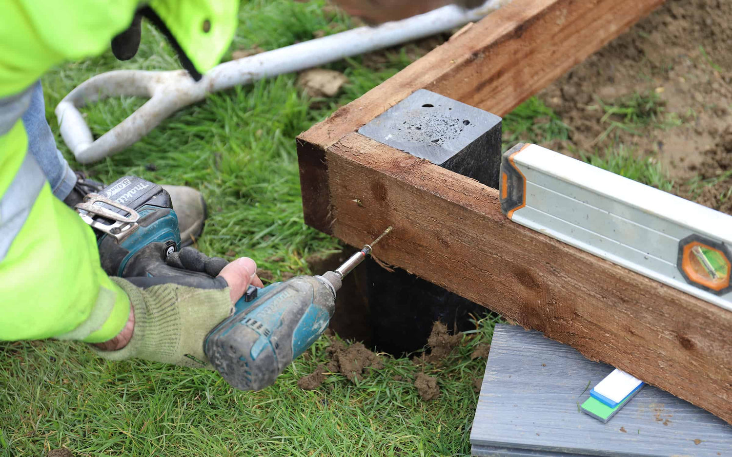 hiring a composite decking installer