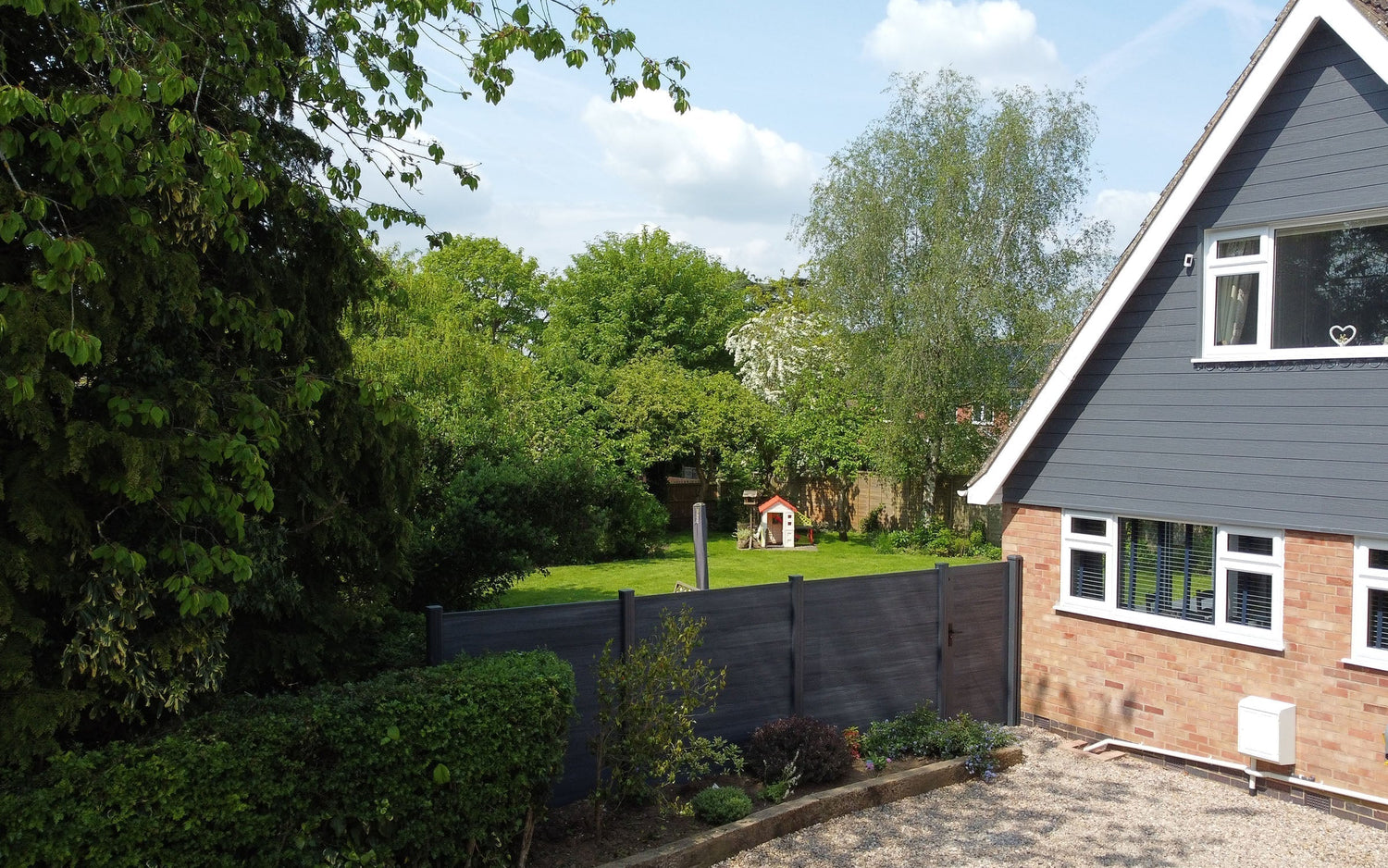 modern composite fencing