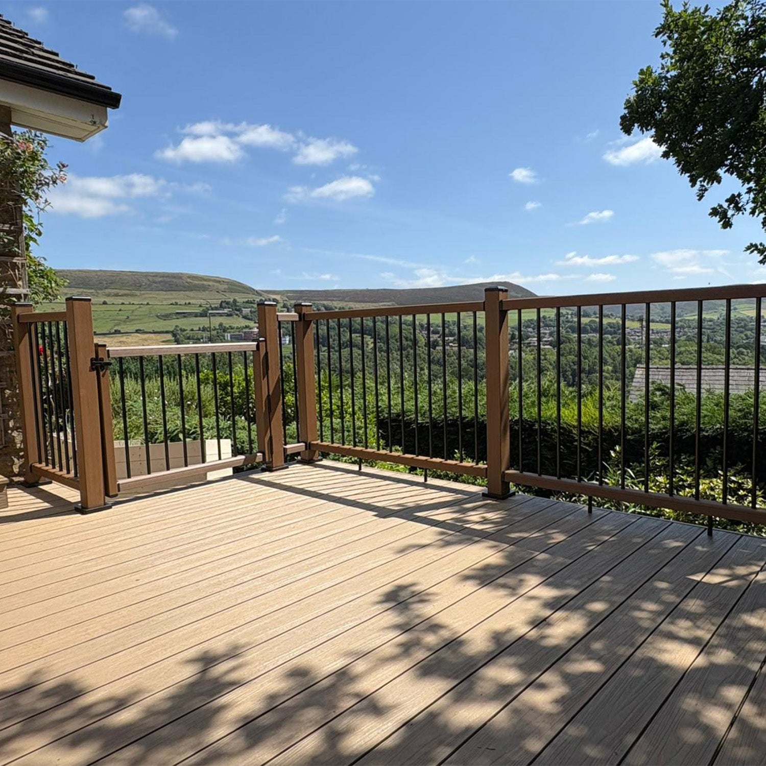 Aluminium Decking Gallery - Composite Balustrade Image Gallery