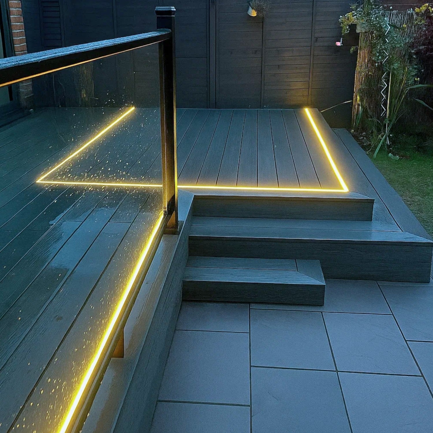 aluminium balustrade glass railing - outdoor deck with railing
