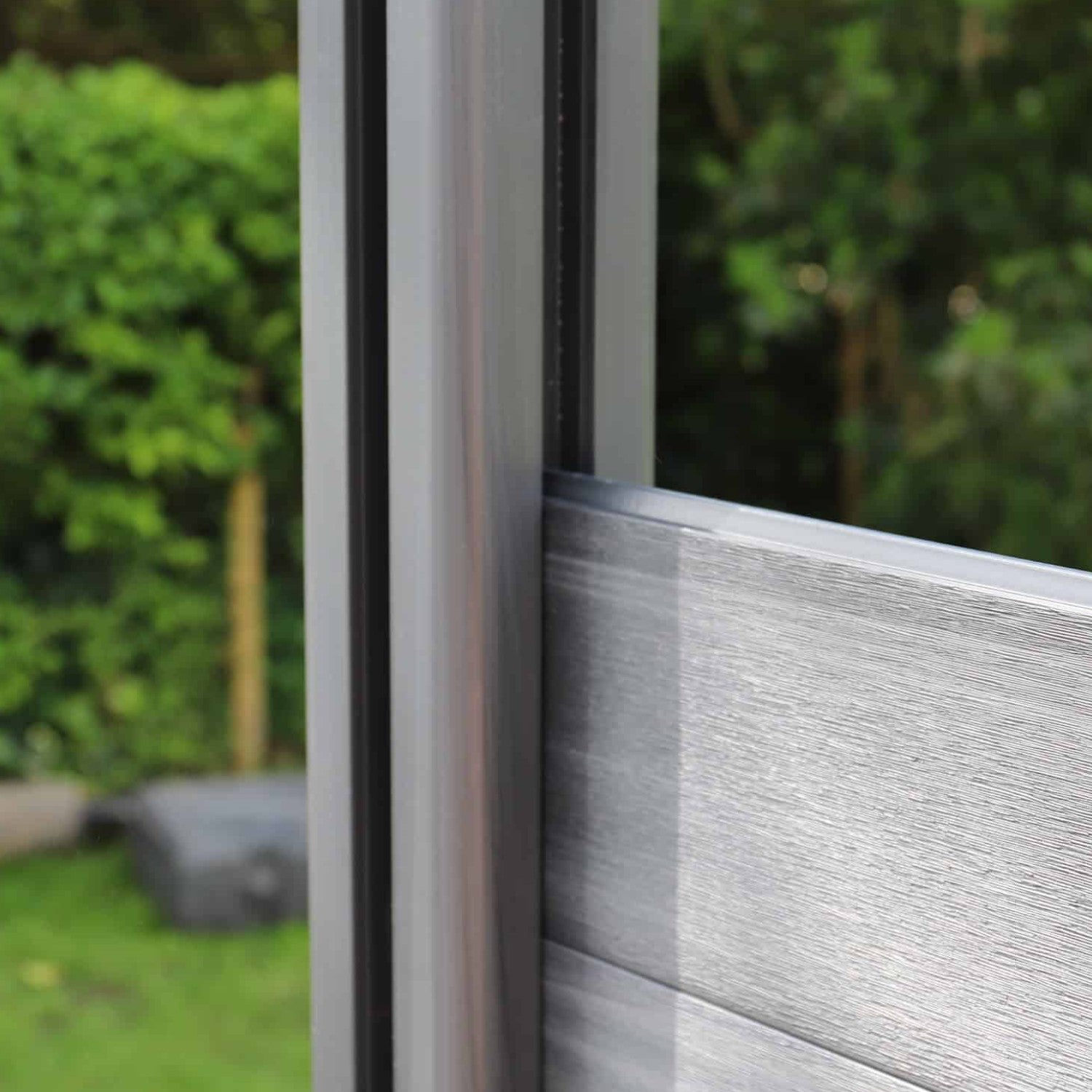 NeoTimber Deluxe Fence Panel Set With Contemporary Screen – Choice Of Fence Post Options