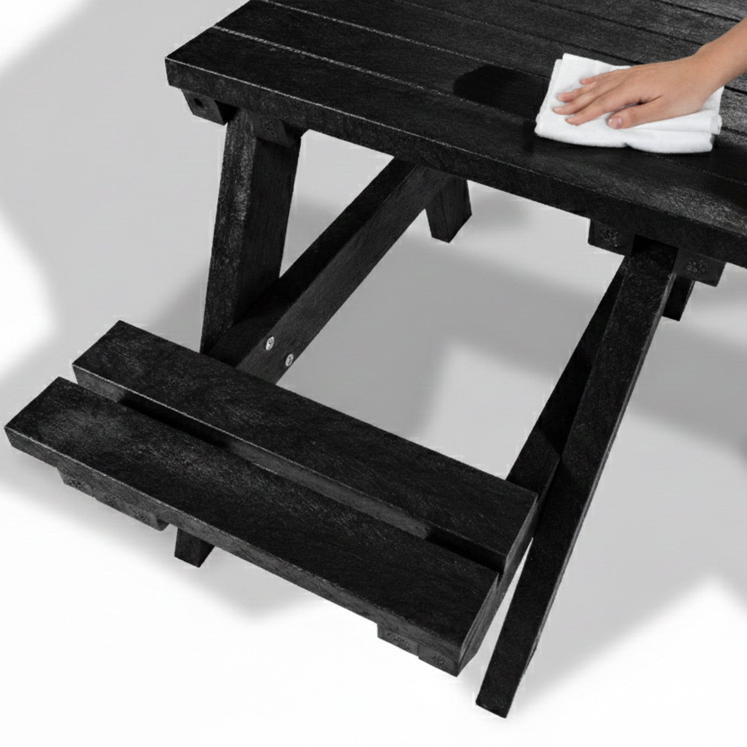 Recycled Plastic Wheelchair-Accessible Picnic Table – Resistant to Fading and Splitting