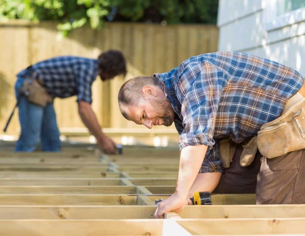 Fitting Composite Decking composite decking