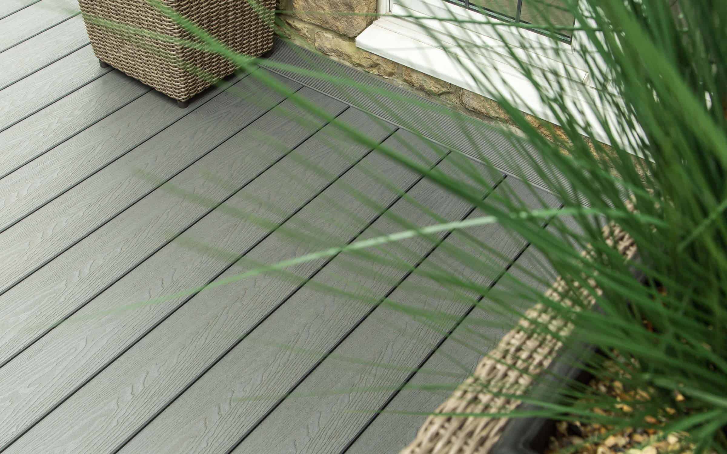 fade resistant decking