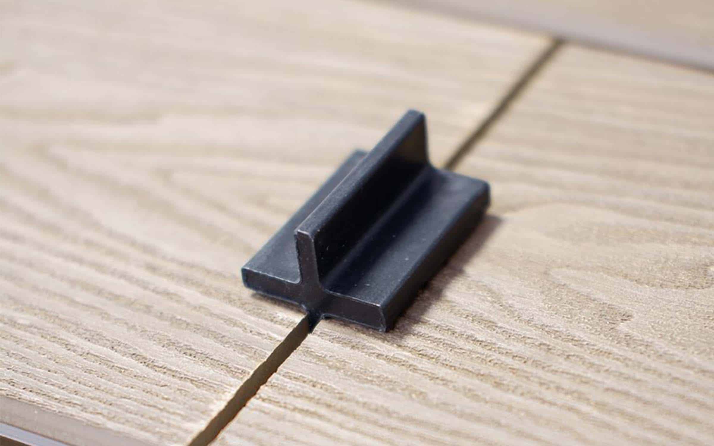 does composite decking expand and contract?