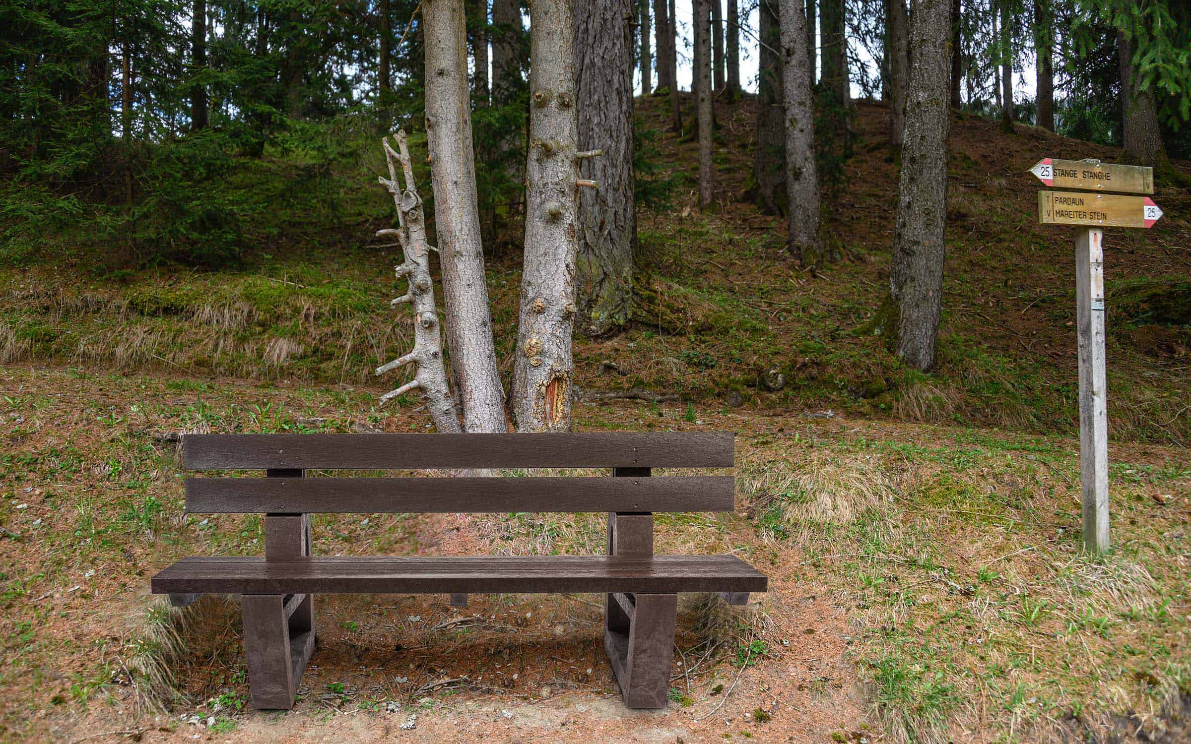 Recycled Plastic Memorial Benches - Moulded Bench